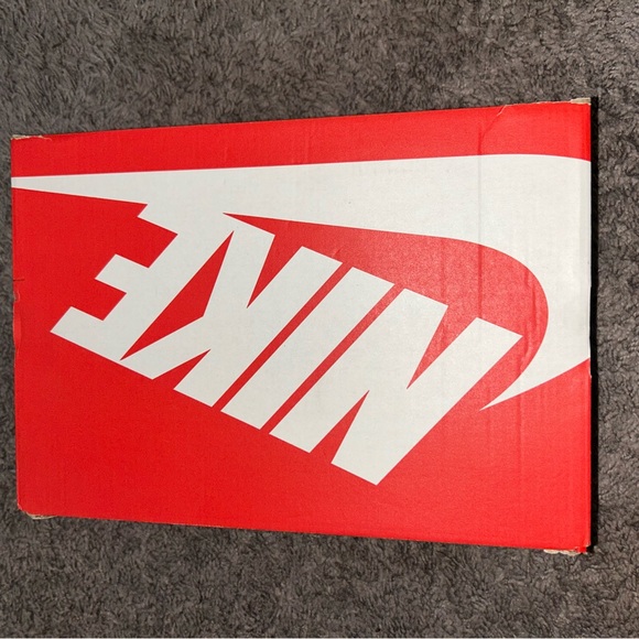 Nike Zoom Vomero 5 - Picture 1 of 8